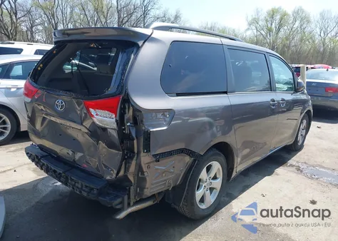 2013 Toyota Sienna Le from USA, damaged, VIN 5TDKK3DC1DS308855